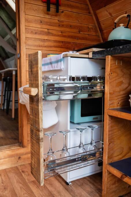Robin Nest - Cosy Shepherd'S Hut Hideaway Callington Eksteriør billede