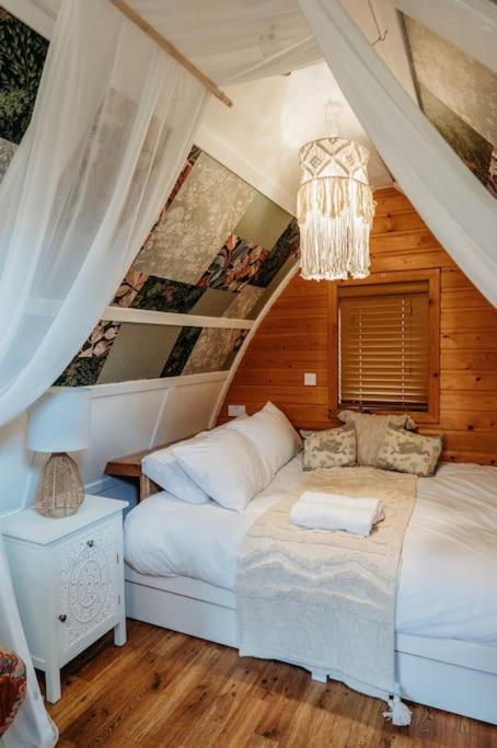 Robin Nest - Cosy Shepherd'S Hut Hideaway Callington Eksteriør billede